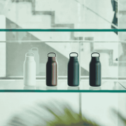 Kinto Water Tumbler granatowy  550 ml | CoffeeLove